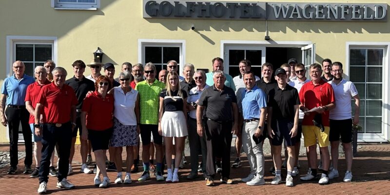 30 Golferinnen und Golfer nahmen an den 12. Mellinghausen Open 2024 im Golfpark Wagenfeld teil.